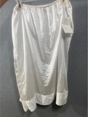 VELROSE Women's White HALF SLIP, SIZE 5X